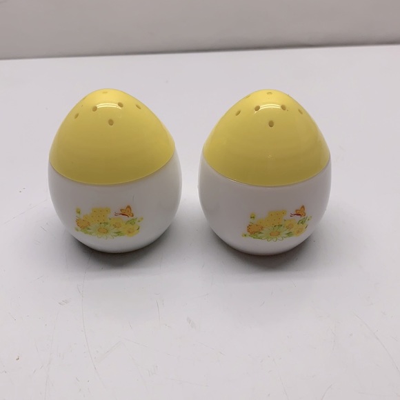 Avon Other - Vintage Avon Daisy Egg Shaped Salt Pepper Shakers